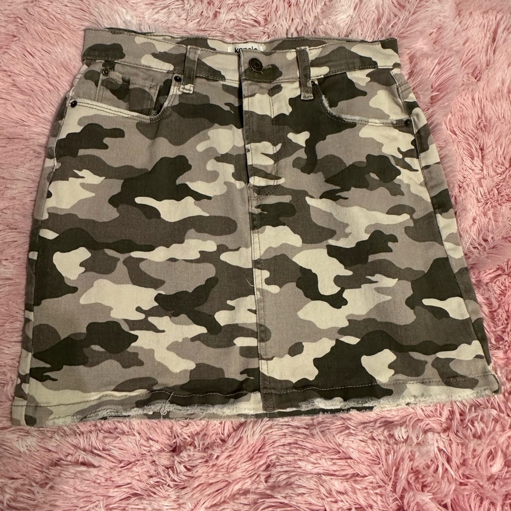 Kenzie Cute Camo Denim Skirt Size 4